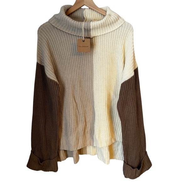 NWT Blu Pepper ColorBlock Oversized Cozy Sweater Tan Brown Cowl Neck SZ Small - Picture 1 of 4